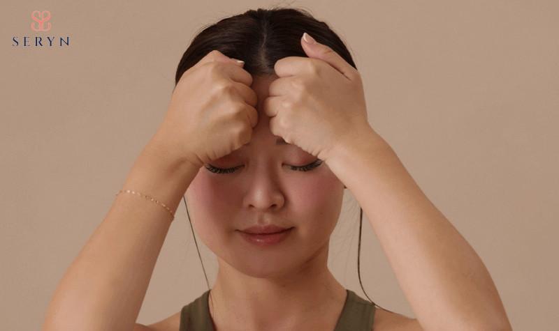 Bài tập massage nâng cơ trán tại nhà giúp giảm nếp nhăn tự nhiên 