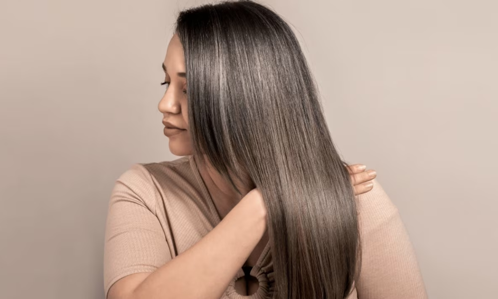 Melanin là nhóm sắc tố tự nhiên có mặt trong da, tóc và mắt của con người, đóng vai trò quyết định màu sắc của các bộ phận này.
